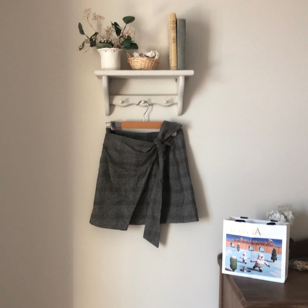 Aritzia Gray Plaid Wrap Mini Skirt